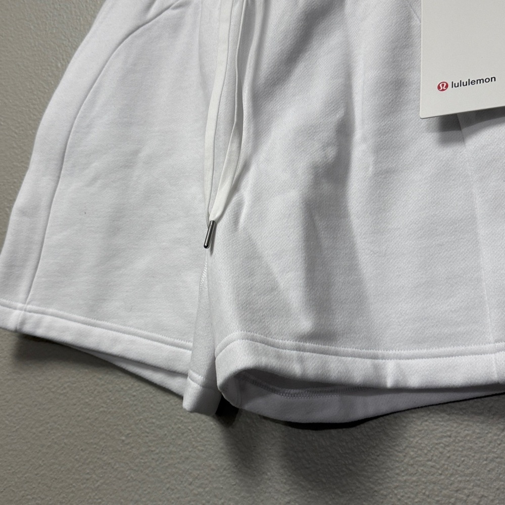 Lululemon Scuba High-Rise Shorts 5” - Picture 10 of 16